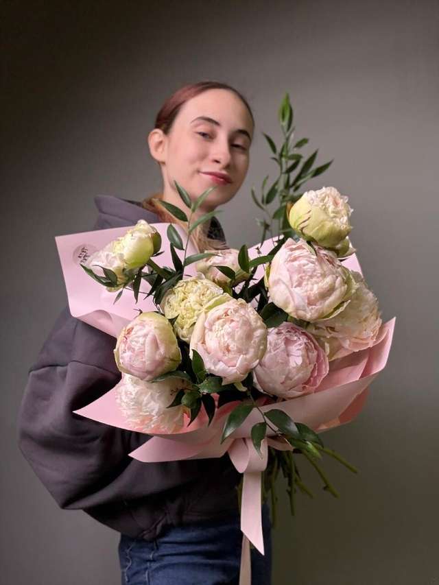 Моно нежные пионы