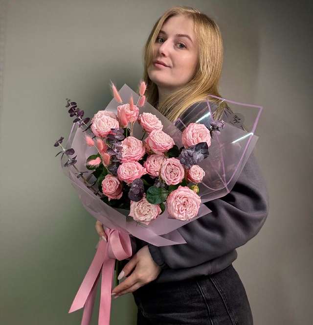 Моно кустовая роза 