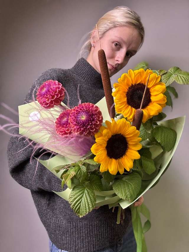 Млада